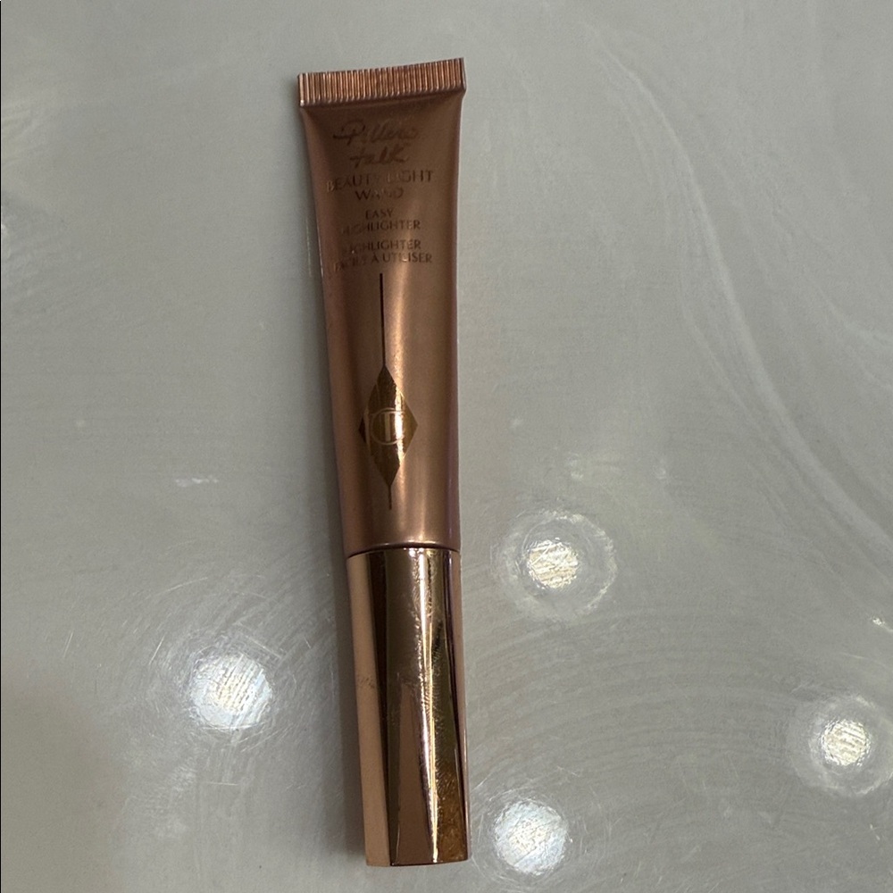 Charlotte Tilbury Beauty Light Wand in Pillow Talk
